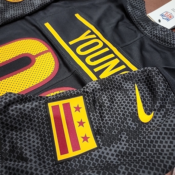 Large Nike Chase Young Commanders Vapor Untouchable Limited Black Jersey L - Picture 5 of 11